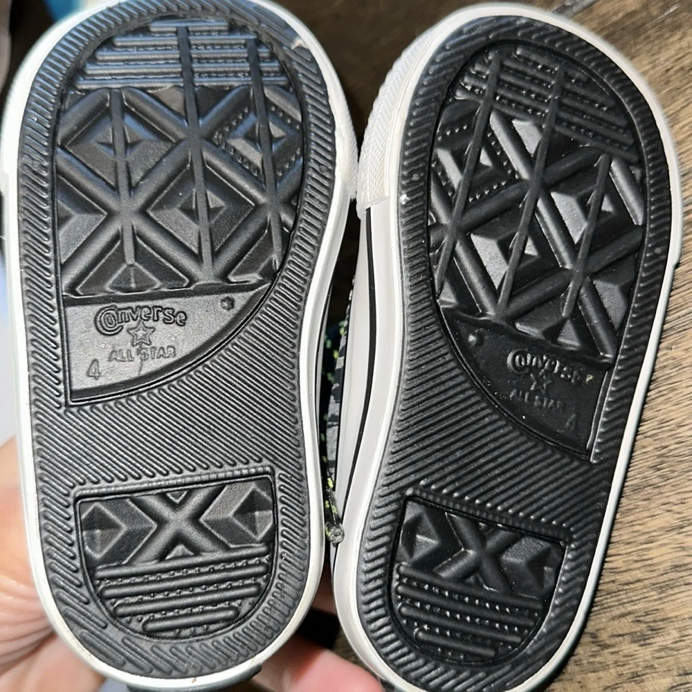 Converse Toddler Sneakers size 4 Green, Black‎ and Gray EEUC